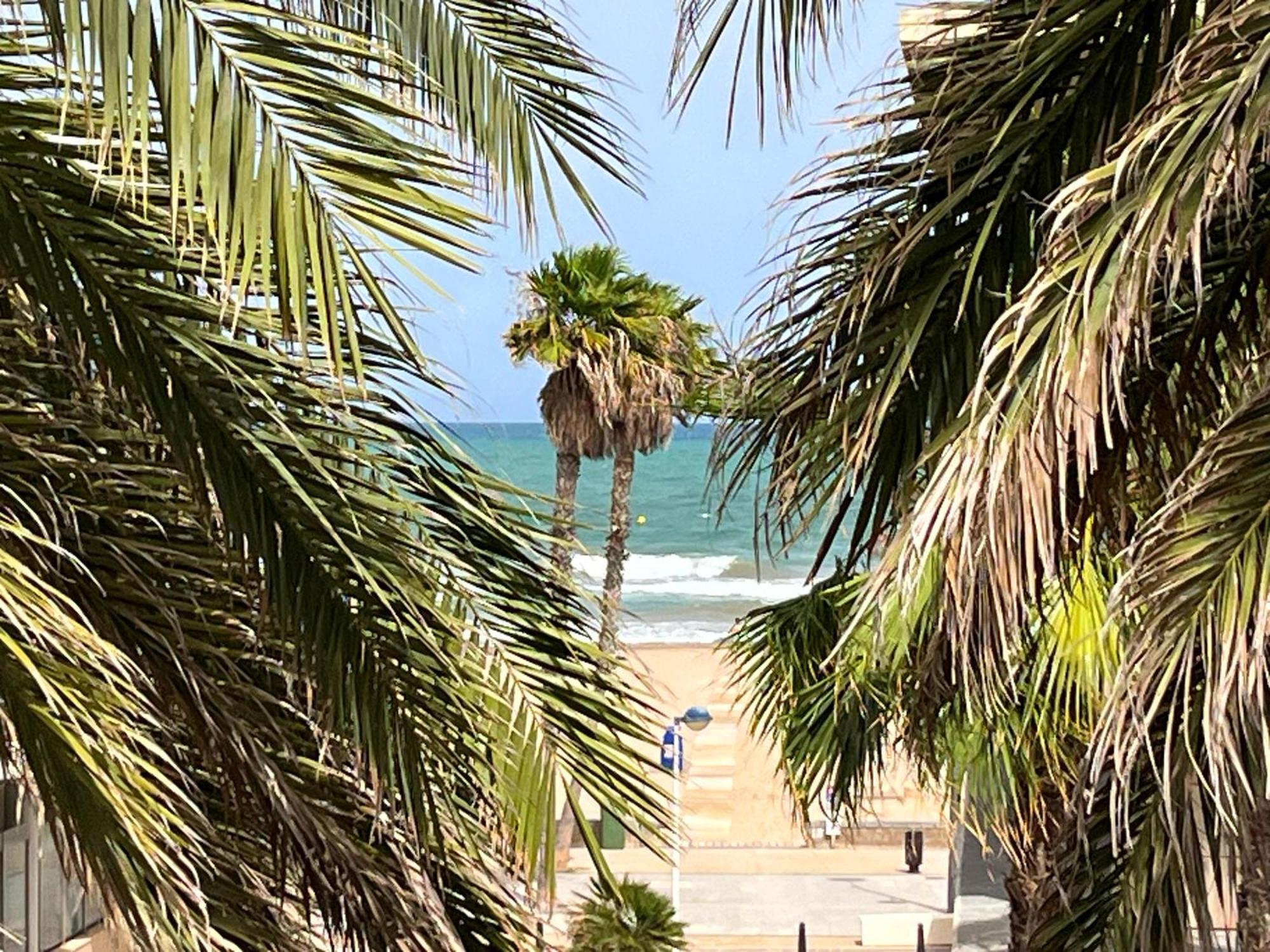 Stylish Well-Connected Beachfront Flat فالنسيا المظهر الخارجي الصورة