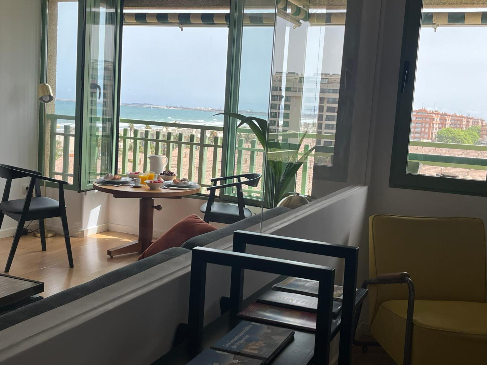 Stylish Well-Connected Beachfront Flat فالنسيا المظهر الخارجي الصورة
