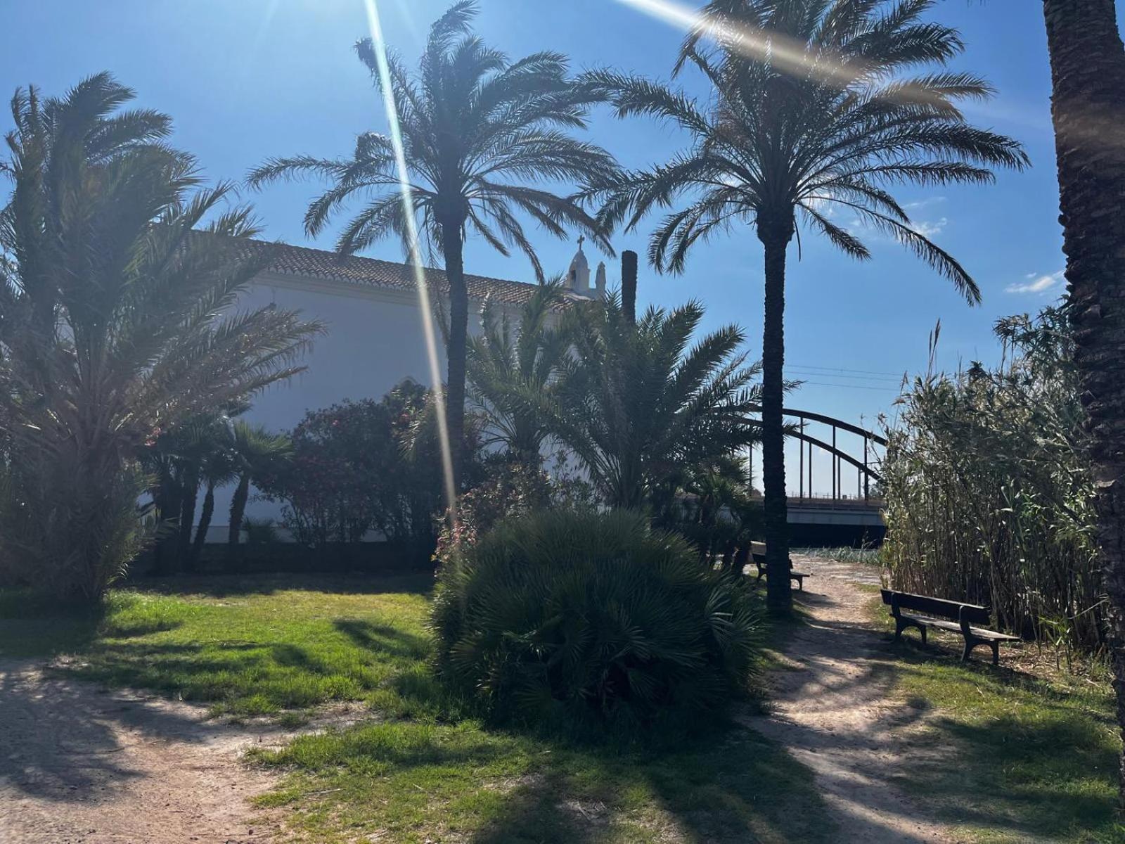 Stylish Well-Connected Beachfront Flat فالنسيا المظهر الخارجي الصورة